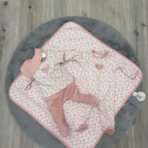 Set uscita e nascita ciniglia neonata