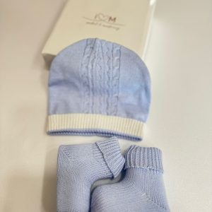 Set cappellino e scarpette neonato in filo